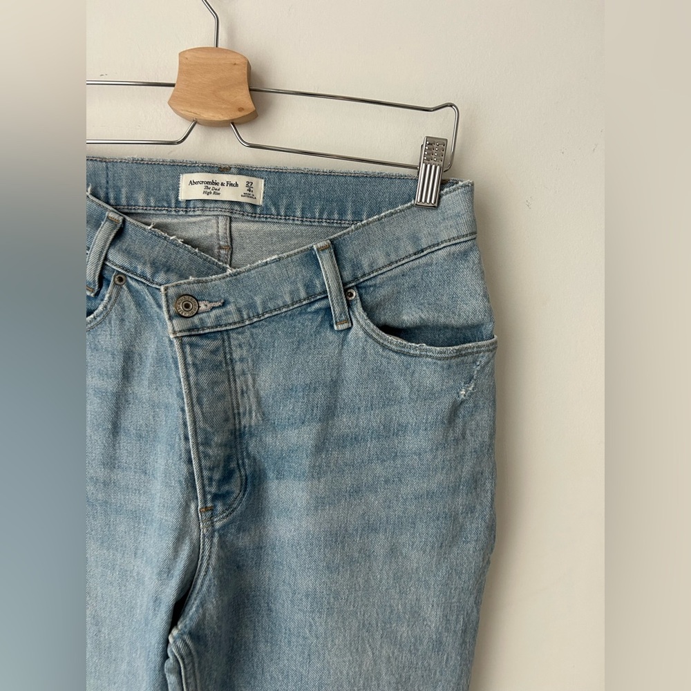 Abercrombie and fitch The dad high rise cross cross light wash - Picture 2 of 9